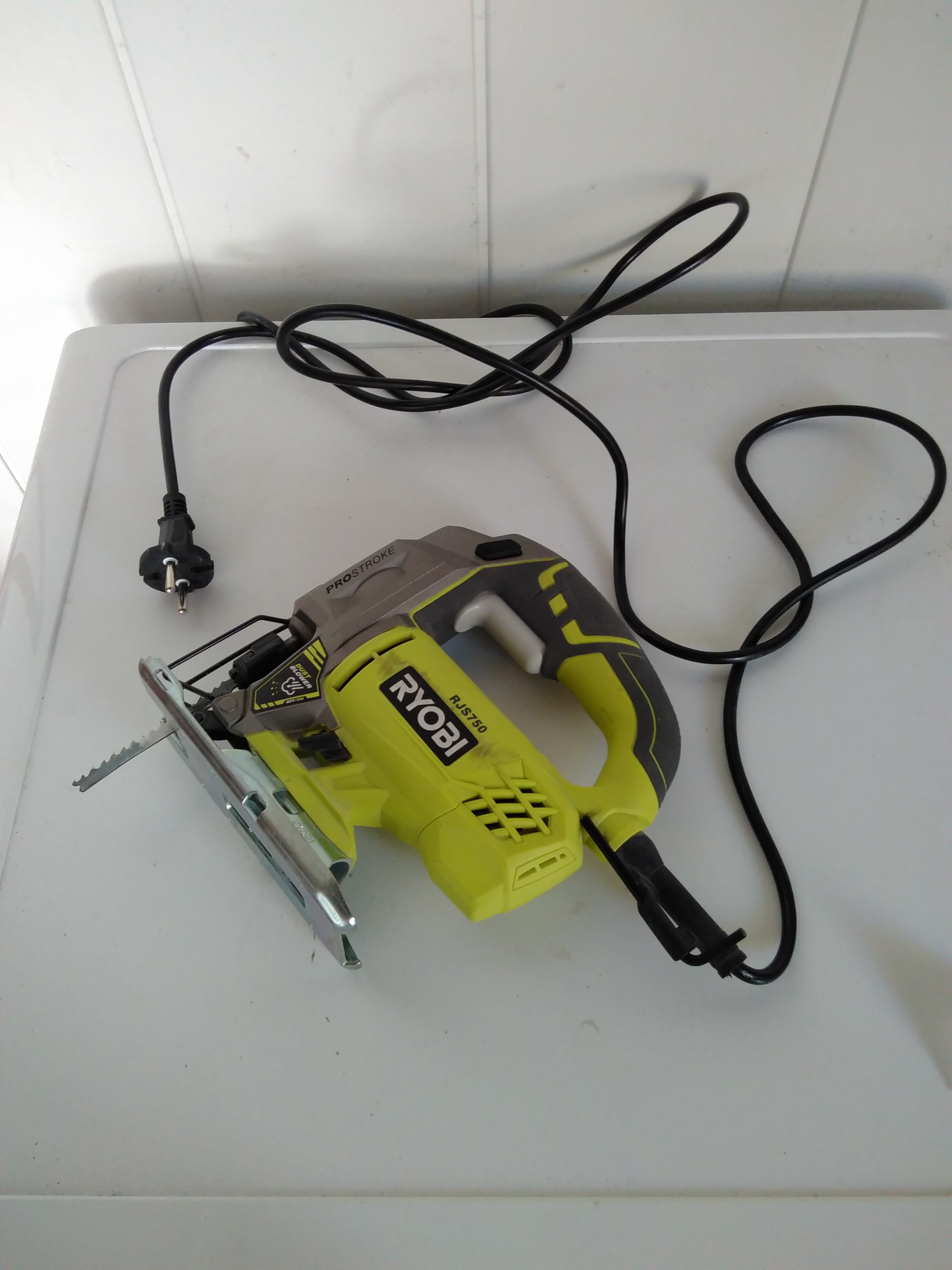 Scie sauteuse Ryobi