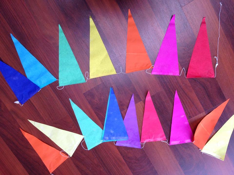 2 guirlandes de fanions 